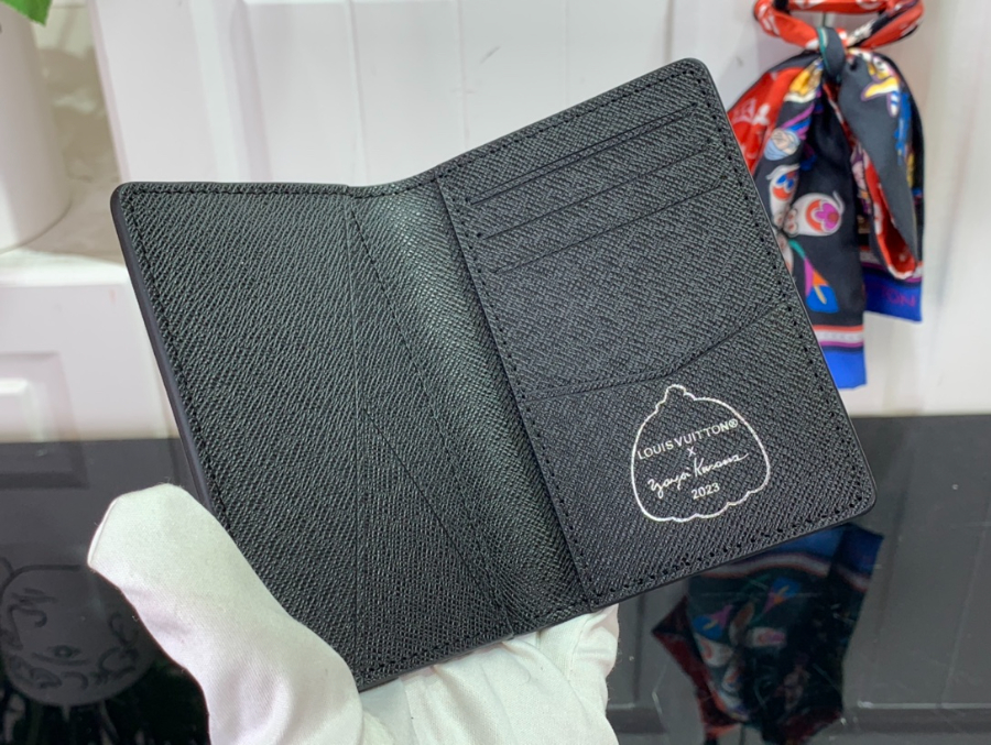 루이비통 쿠사마야요이 포켓 오거나이저 카드지갑 M81928 7.511.11cm5.jpg