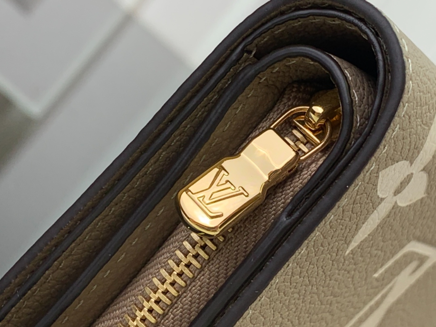 루이비통 클레아 월릿 M82370 118.53.5cm 1컬러6.jpg