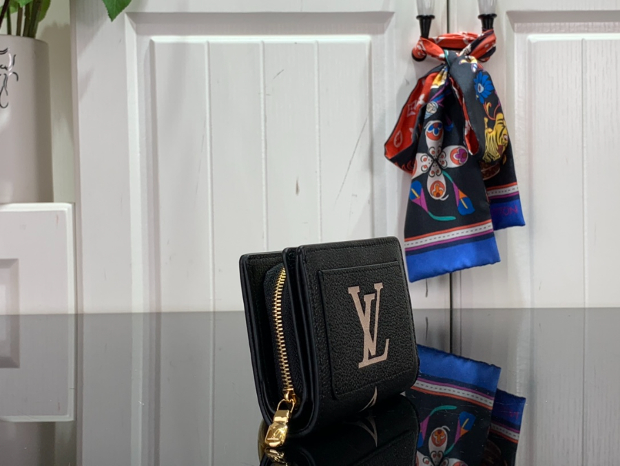 루이비통 클레아 월릿 M82370 118.53.5cm 2컬러3.jpg