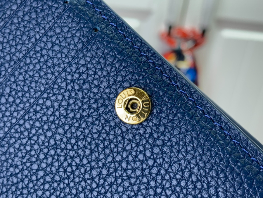 루이비통 클레아 월릿 블루 M82329 118.53.5cm8.jpg