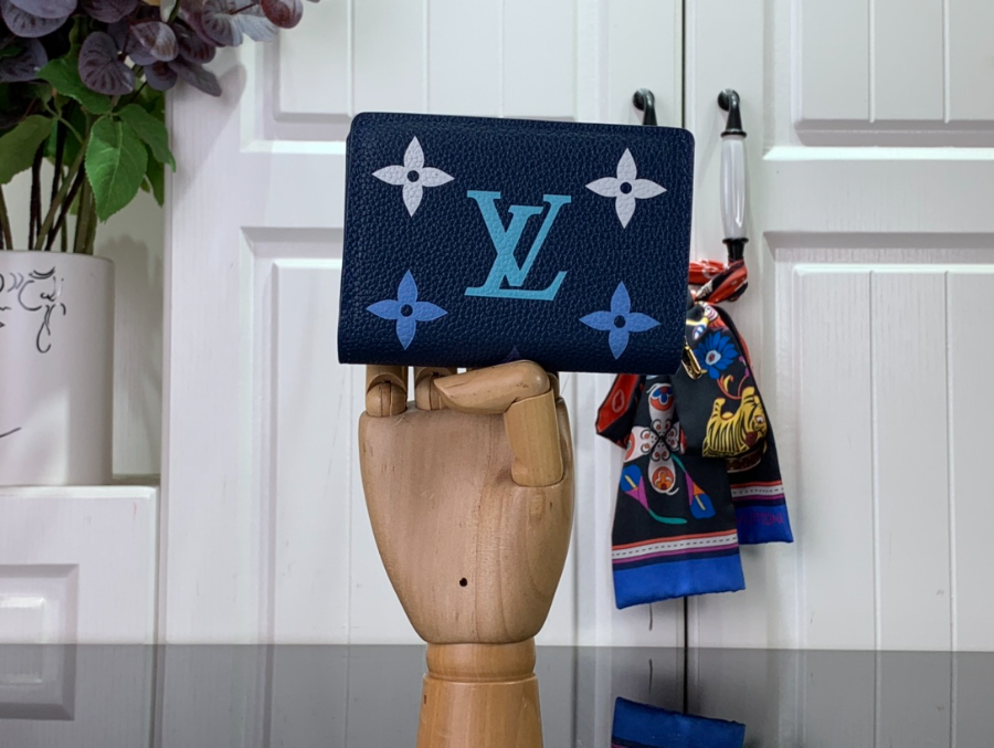 루이비통 클레아 월릿 블루 M82329 118.53.5cm1.jpg