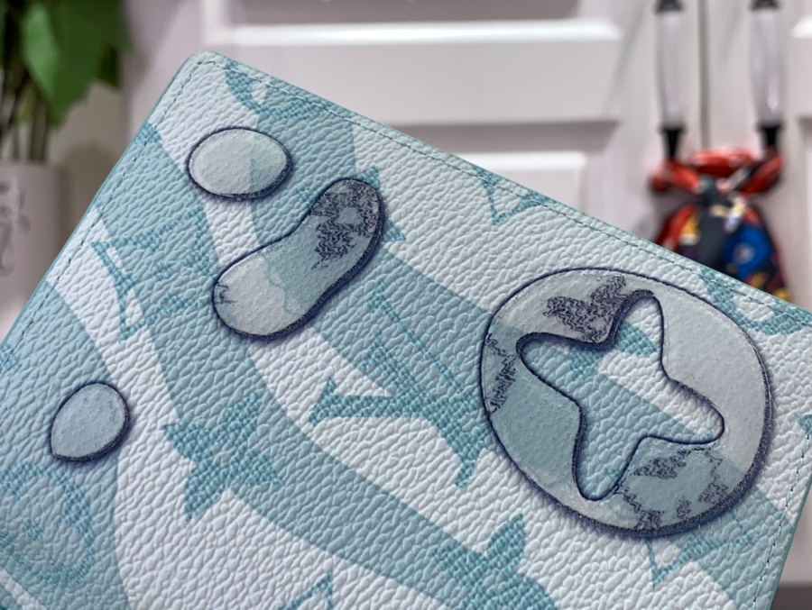 루이비통 포켓 오거나이저 M82308 7.511.11cm 스카이 블루6.jpg