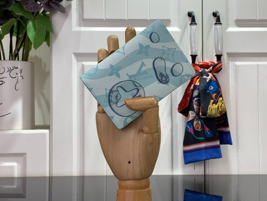 루이비통 포켓 오거나이저 M82308 7.511.11cm 스카이 블루1.jpg