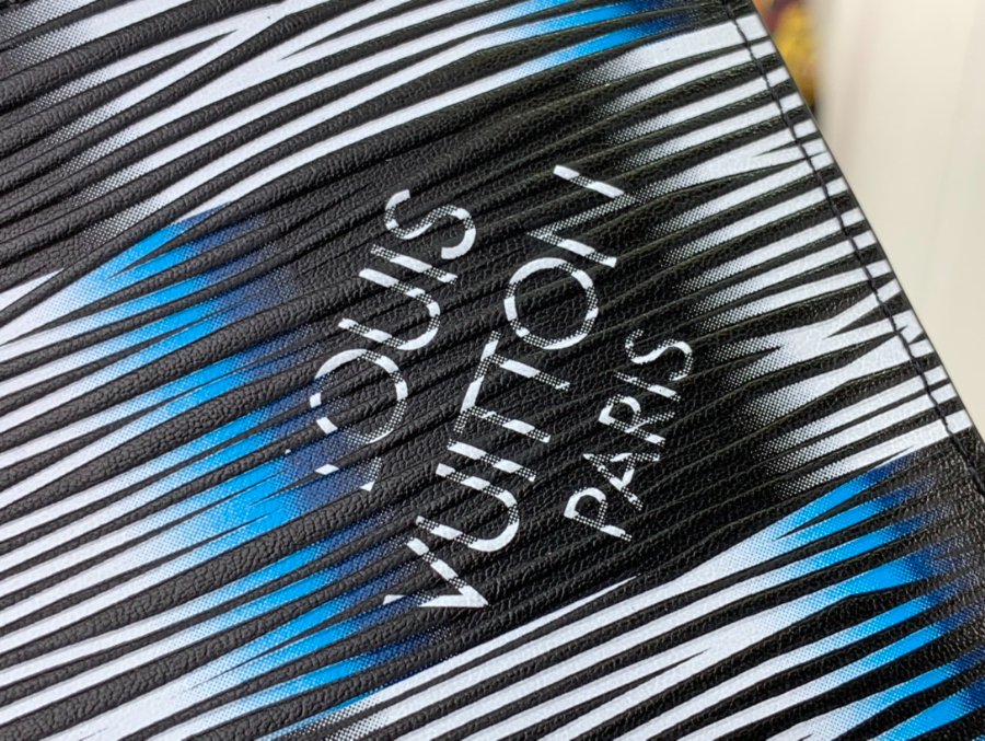 루이비통 남자 LV 슬렌더 반지갑8.jpg