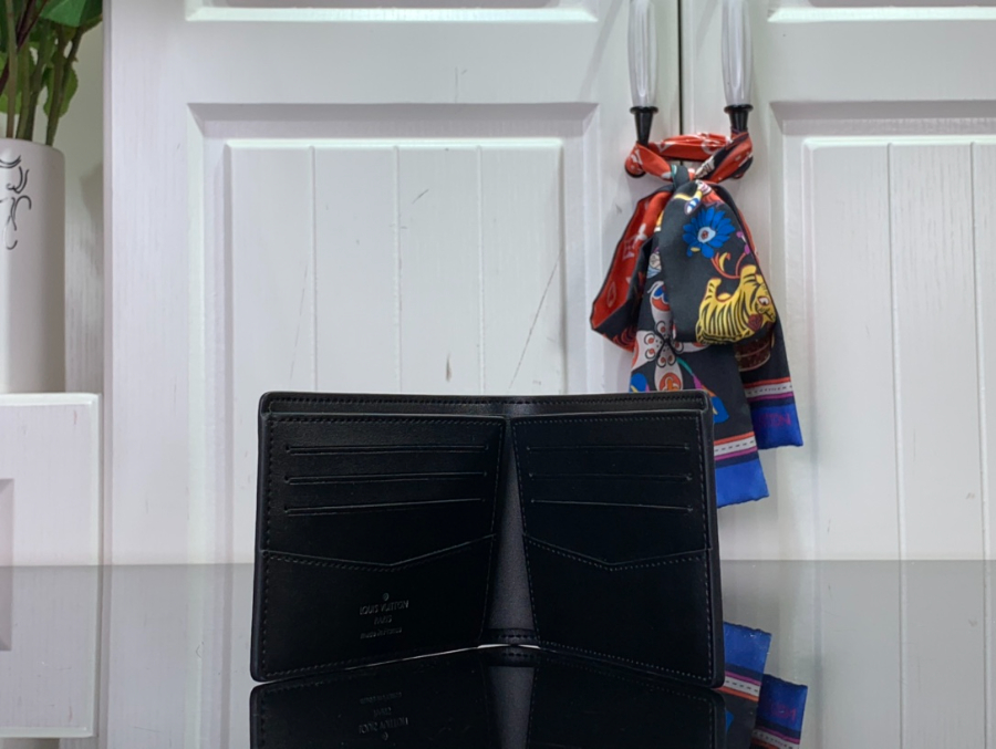 루이비통 남자 LV 슬렌더 반지갑5.jpg