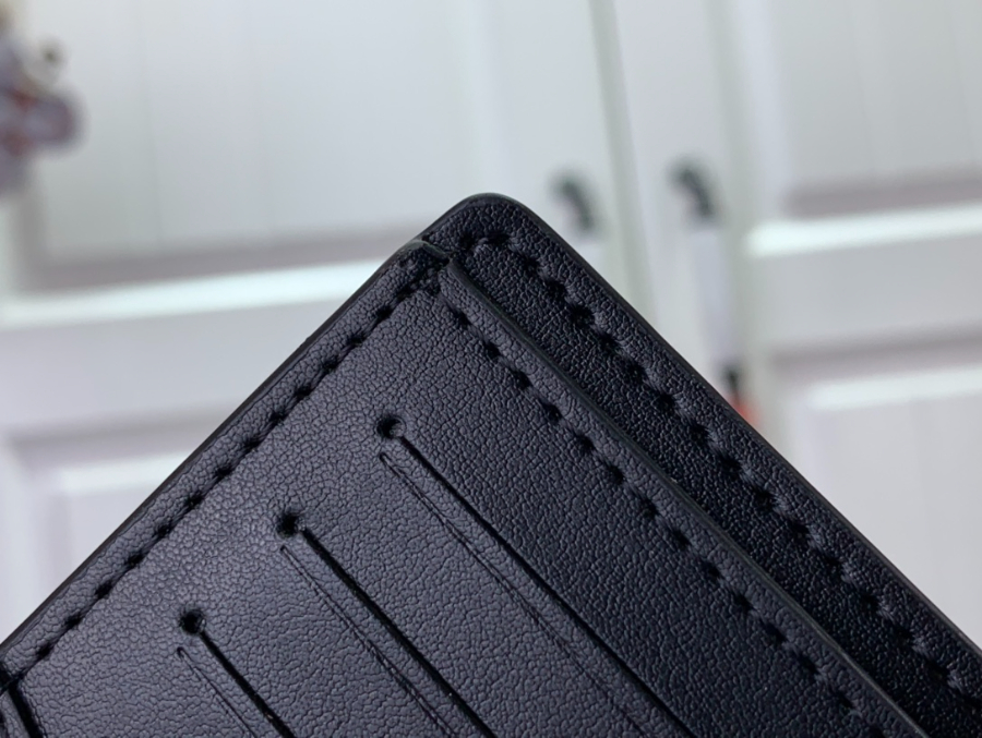 루이비통 남자 LV 슬렌더 반지갑7.jpg