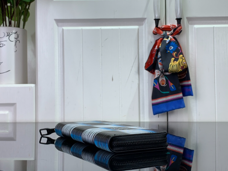 루이비통 남자 지피 카드 장지갑 M82820 10202cm4.jpg