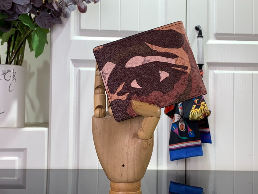 루이비통 멀티플 월릿 M82573 11.591.5cm2.jpg