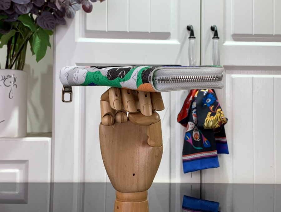 루이비통 세로형 장지갑 M82590 10202cm4.jpg