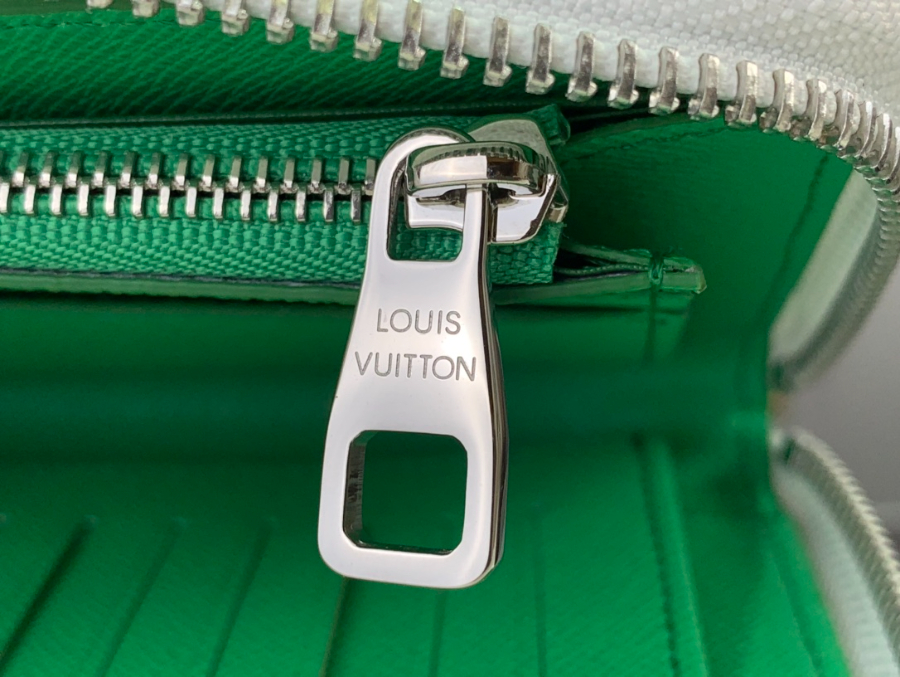 루이비통 세로형 장지갑 M82590 10202cm8.jpg