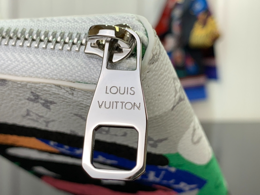 루이비통 세로형 장지갑 M82590 10202cm7.jpg