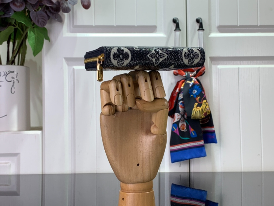 루이비통 지피 코인 펄스 M82483 118.52cm4.jpg