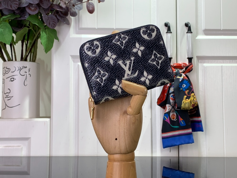 루이비통 지피 코인 펄스 M82483 118.52cm1.jpg