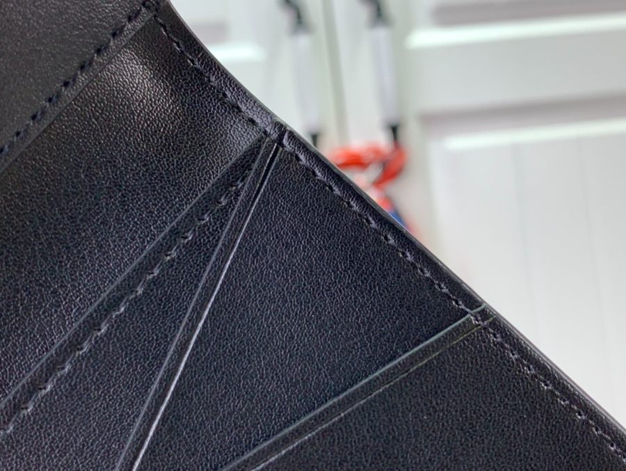 루이비통 포켓 오거나이저 카드지갑 8111cm8.jpg