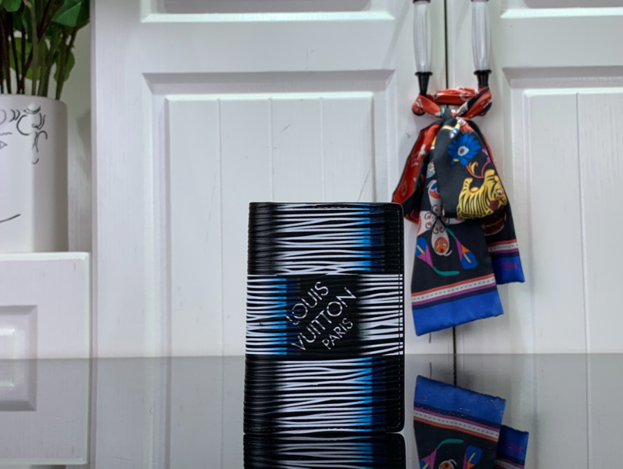 루이비통 포켓 오거나이저 카드지갑 8111cm1.jpg