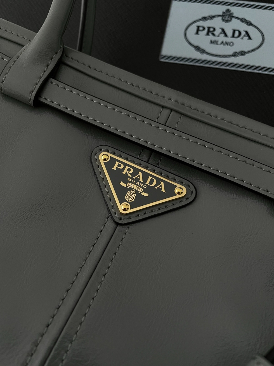 프라다 미디엄레더핸드백06.jpg