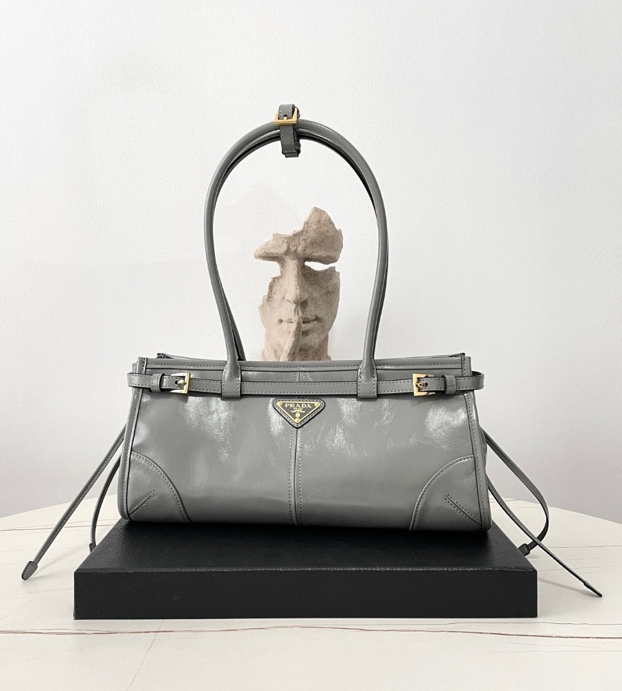프라다 미디엄레더핸드백01 (1).jpg