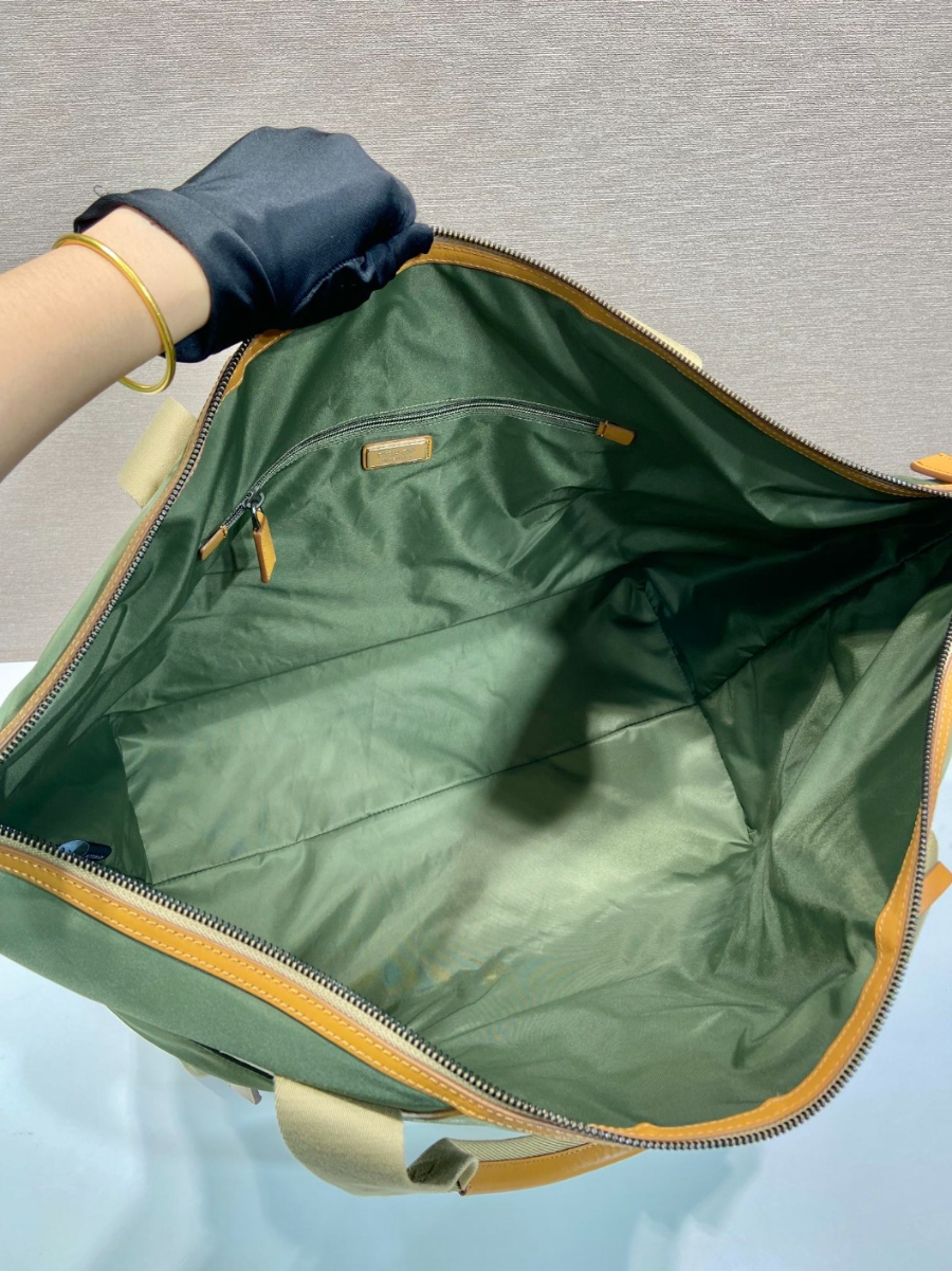 프라다 트래블백8.jpg