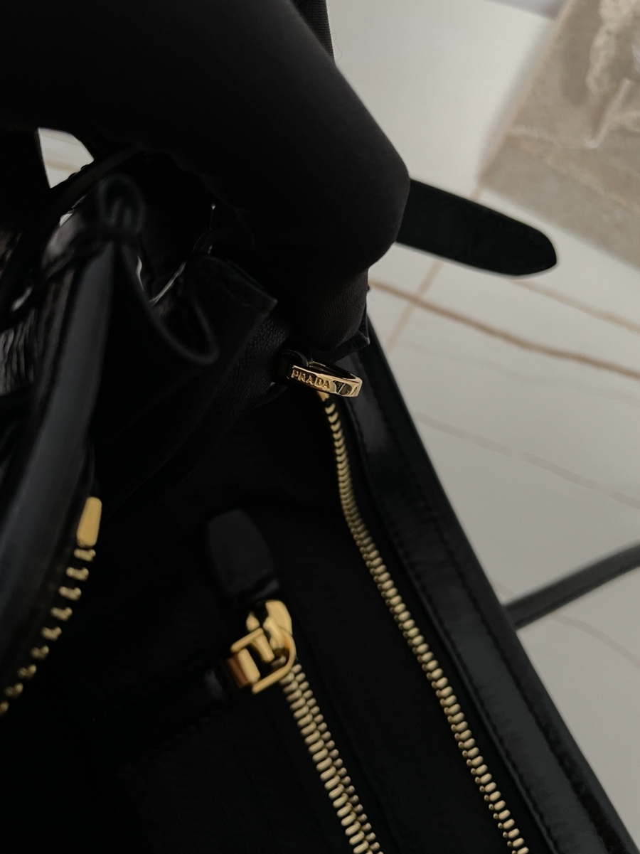 프라다 라지가죽핸드백8.jpg