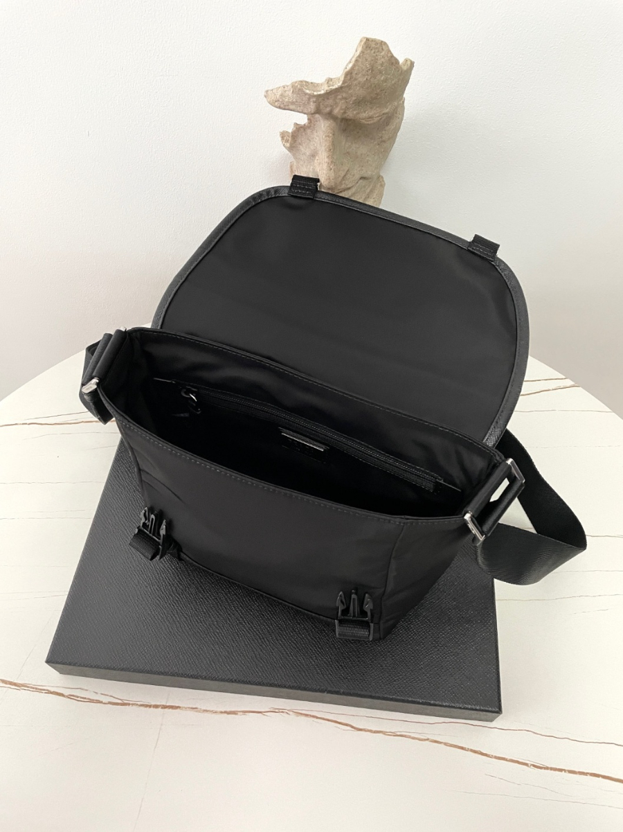 프라다 리나일론숄더백7.jpg