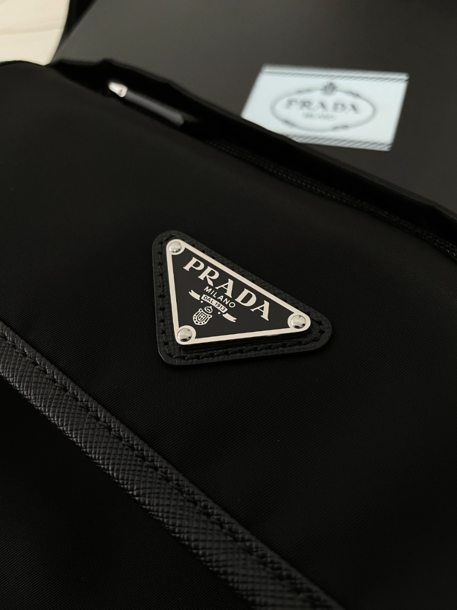 프라다 리나일론숄더백8.jpg