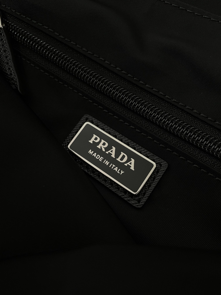 프라다 리나일론숄더백9.jpg