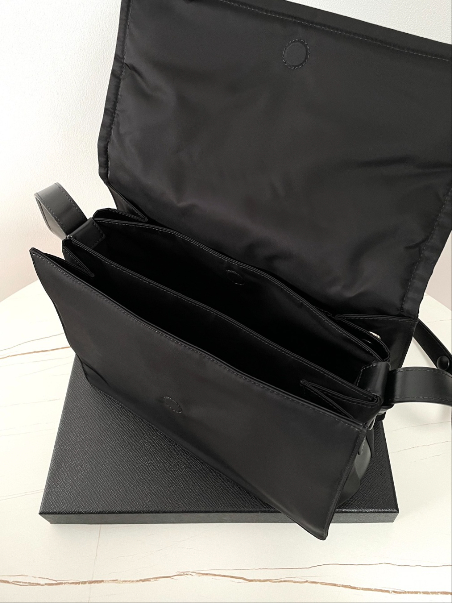 프라다 리나일론패딩숄더백6.jpg