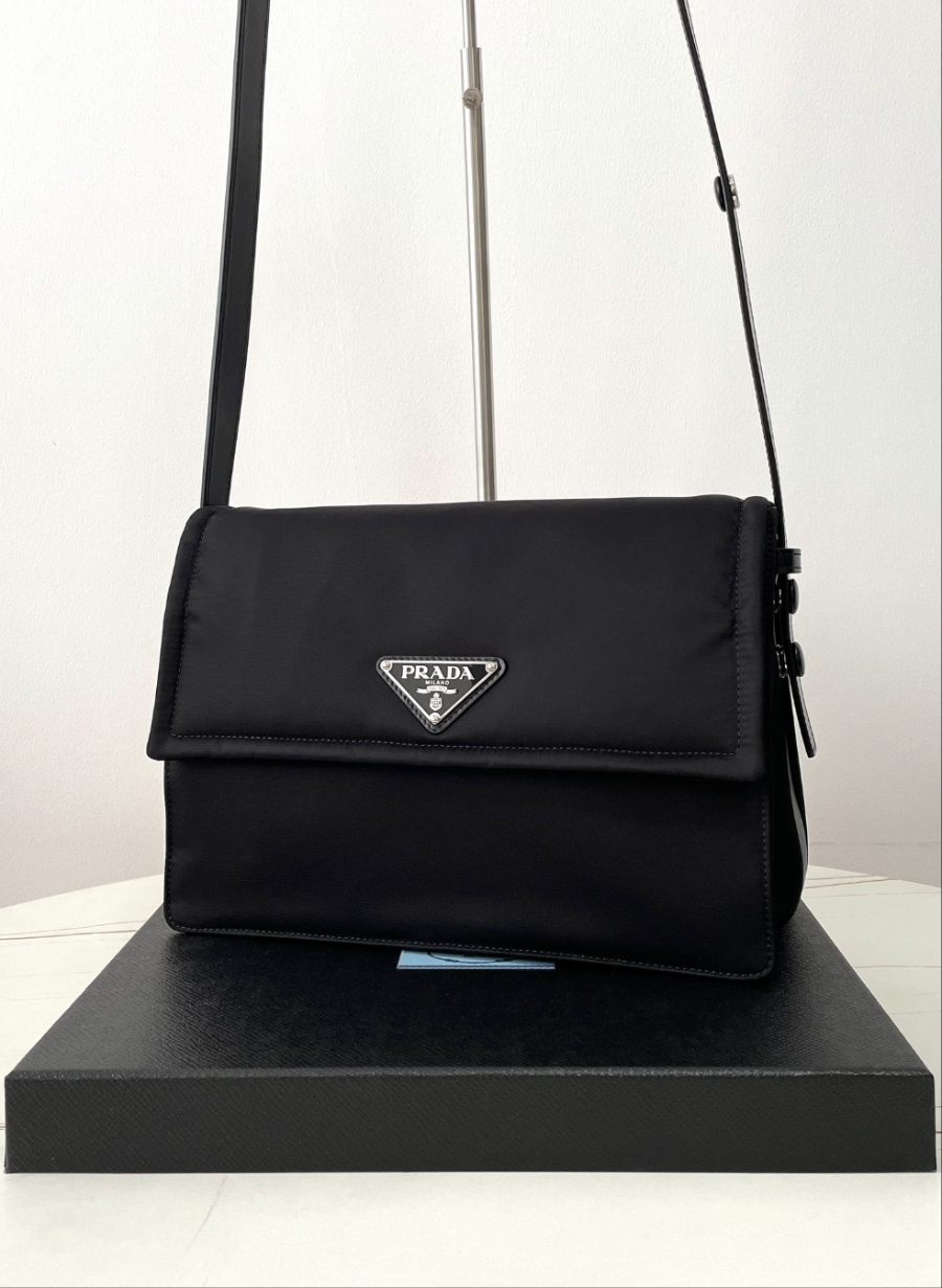 프라다 리나일론패딩숄더백9.jpg