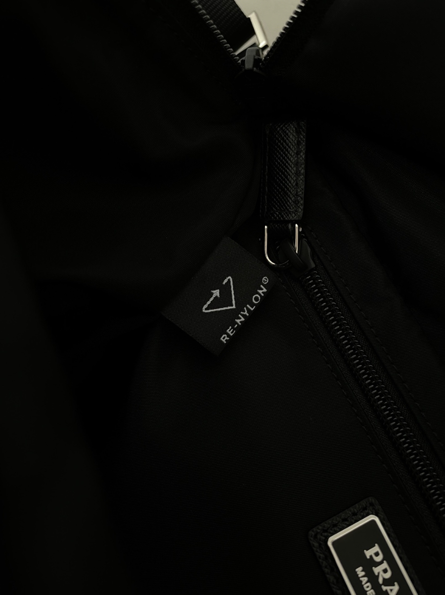 프라다 바이커백미디엄8.jpg