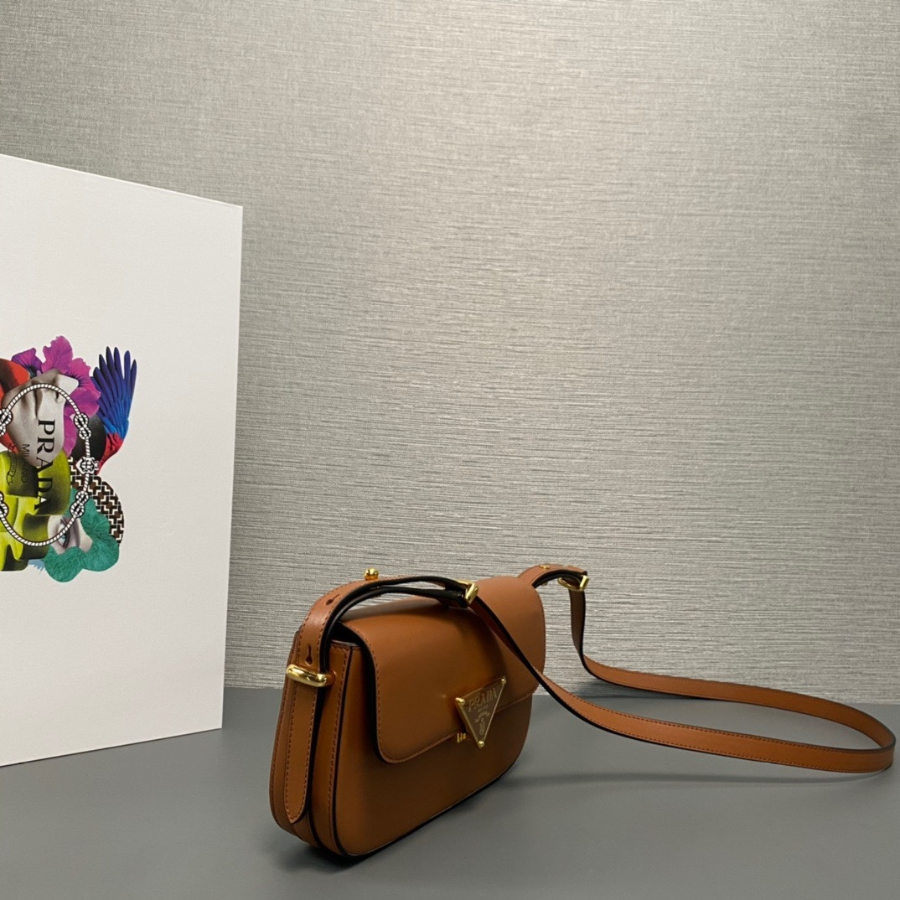 프라다 가죽숄더백3.jpg