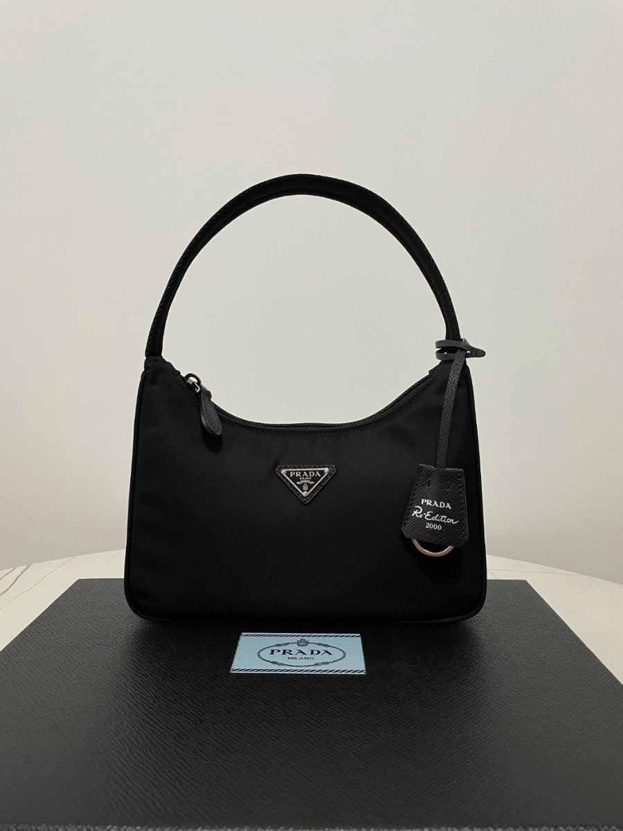 프라다 리에디션리나일론호보백9.jpg