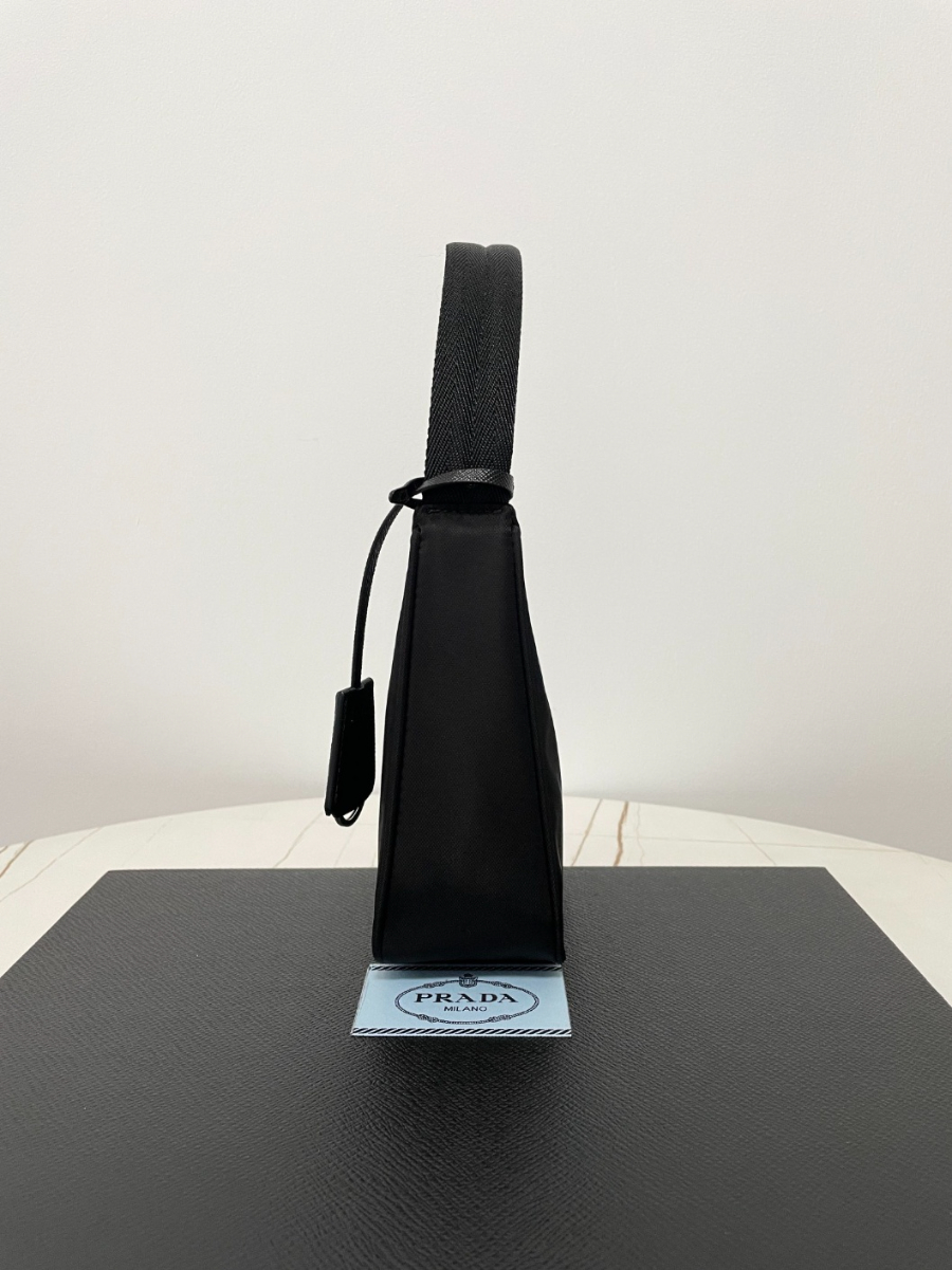 프라다 리에디션리나일론호보백3.jpg