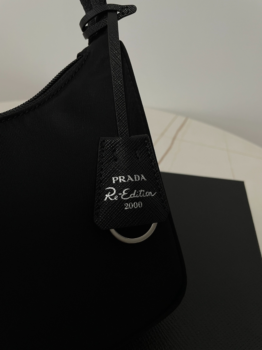 프라다 리에디션리나일론호보백4.jpg