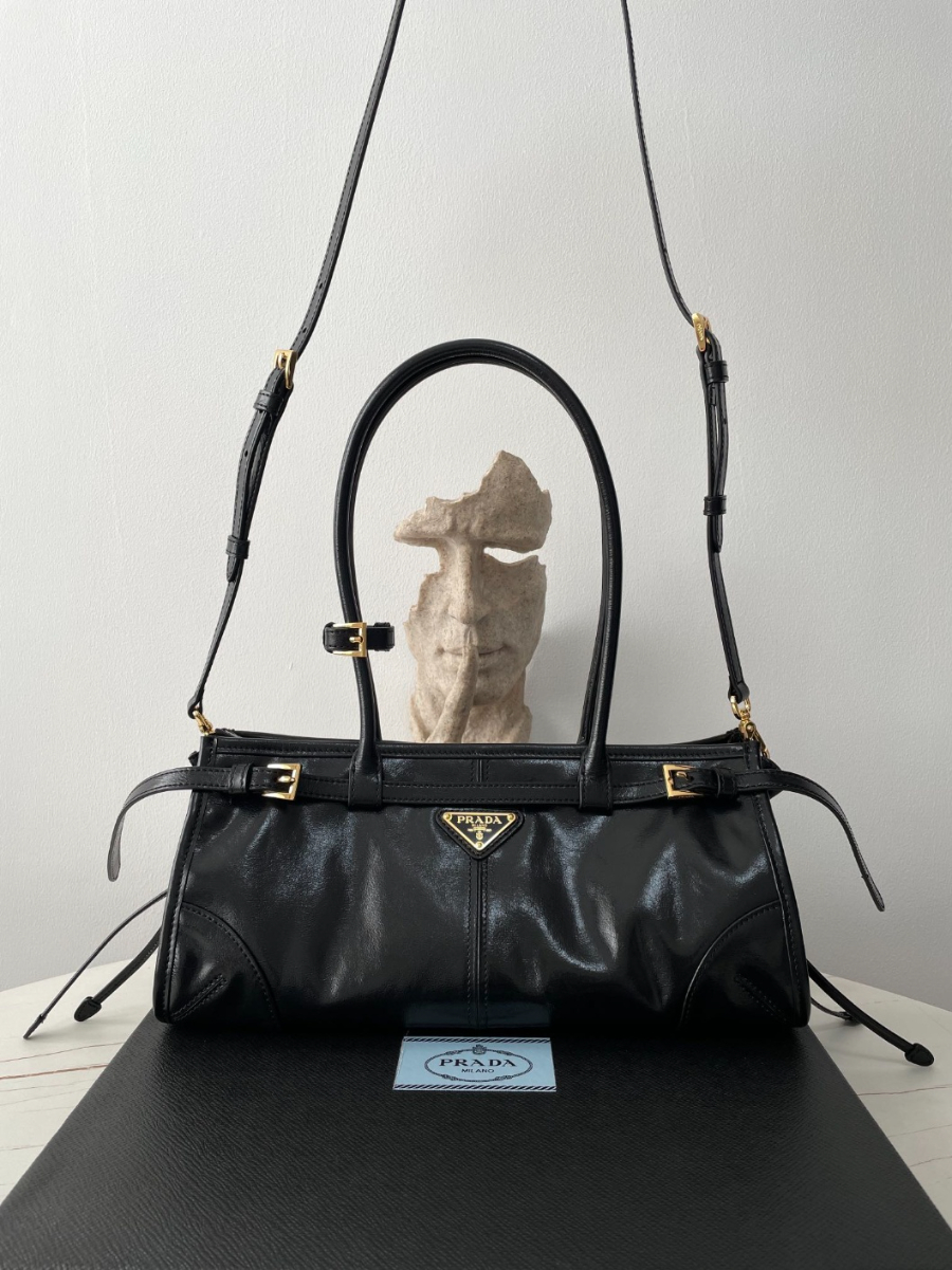 프라다 미디엄레더핸드백6 (1).jpg