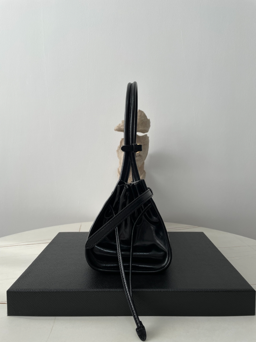 프라다 미디엄레더핸드백4 (1).jpg