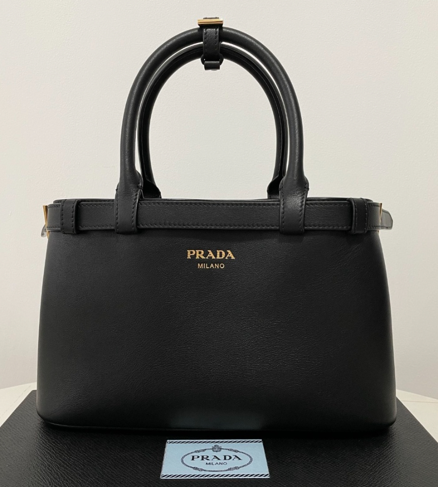 프라다 스몰가죽백1 (1).jpg