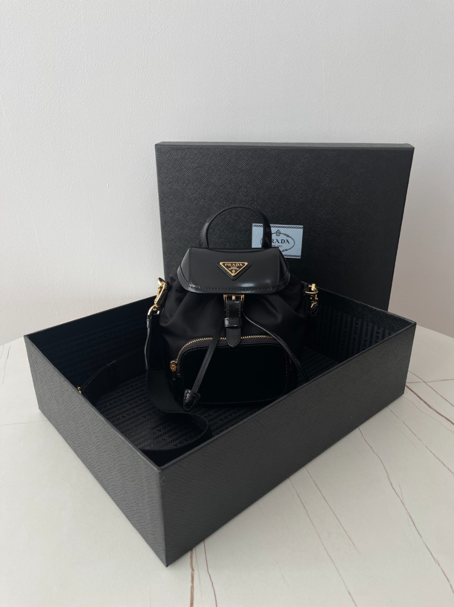 프라다 스몰리나일론브러시드백팩09.jpg