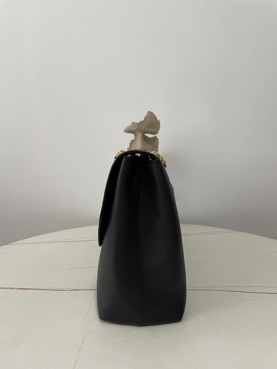 프라다 체인숄더백08.jpg