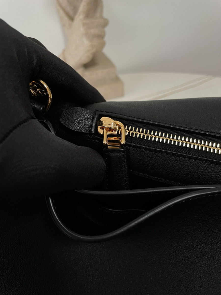 프라다 체인숄더백09.jpg