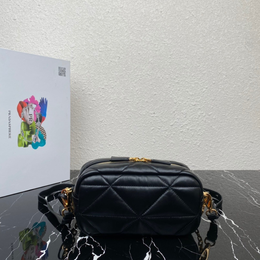 프라다 카메라숄더백2.jpg