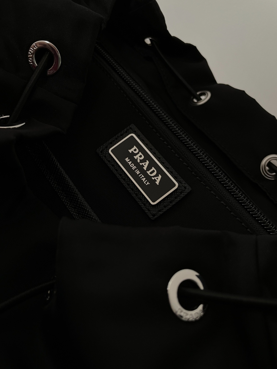 프라다 포코노백팩7.jpg