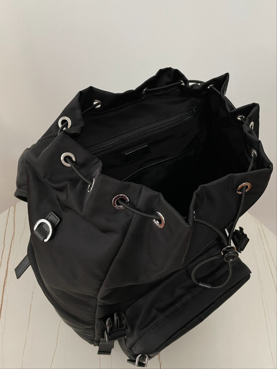 프라다 포코노백팩4.jpg