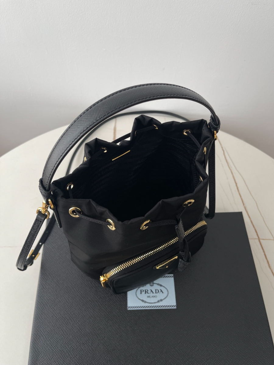 프라다 듀엣리나일론버킷백4.jpg
