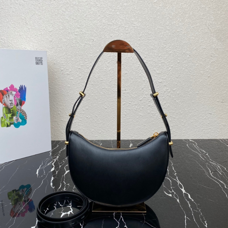 프라다 레더숄더백2.jpg