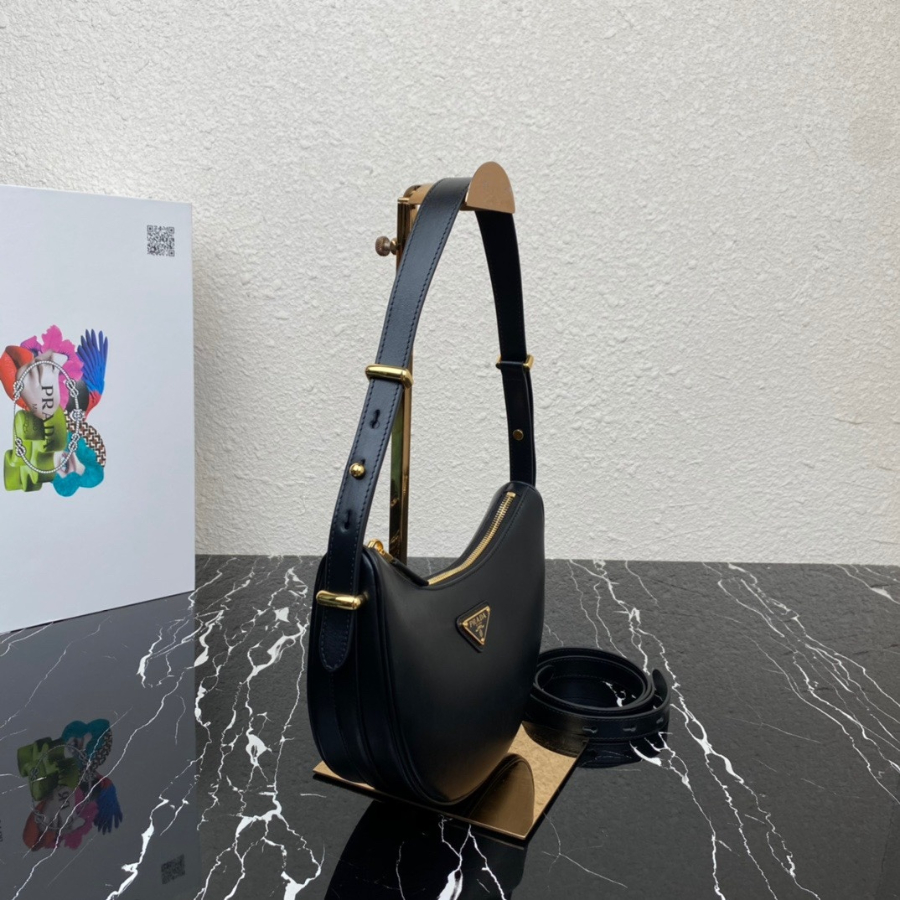 프라다 레더숄더백3.jpg
