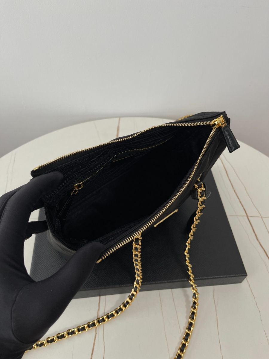 프라다 리나일론체인숄더백8.jpg