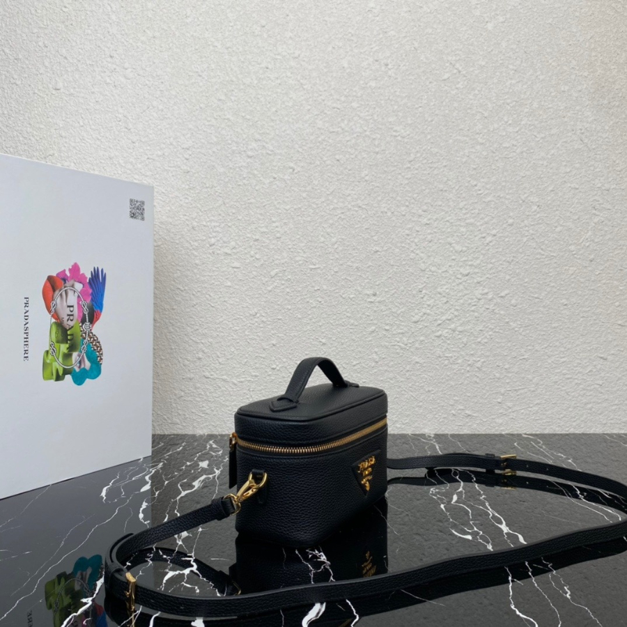 프라다 베니티가죽미니백3.jpg