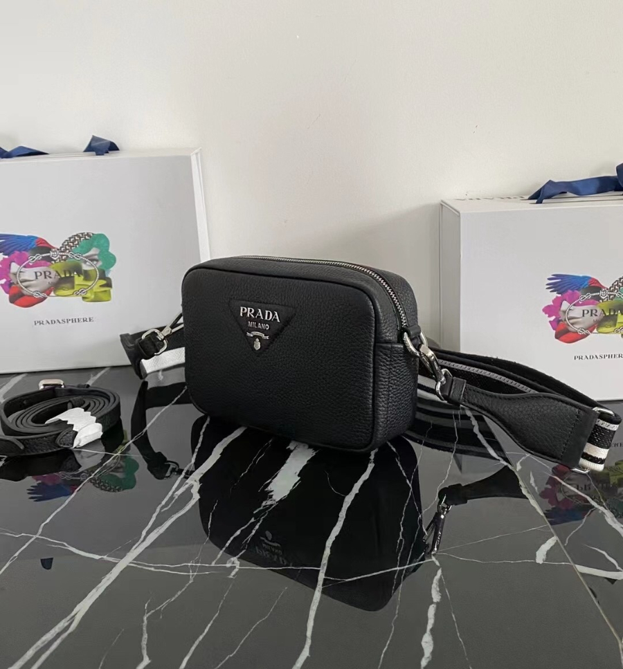 프라다 비텔로다이노카메라백3.jpg