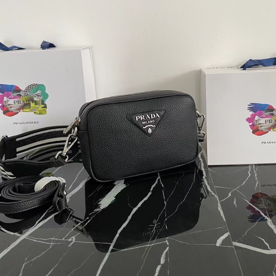 프라다 비텔로다이노카메라백2.jpg