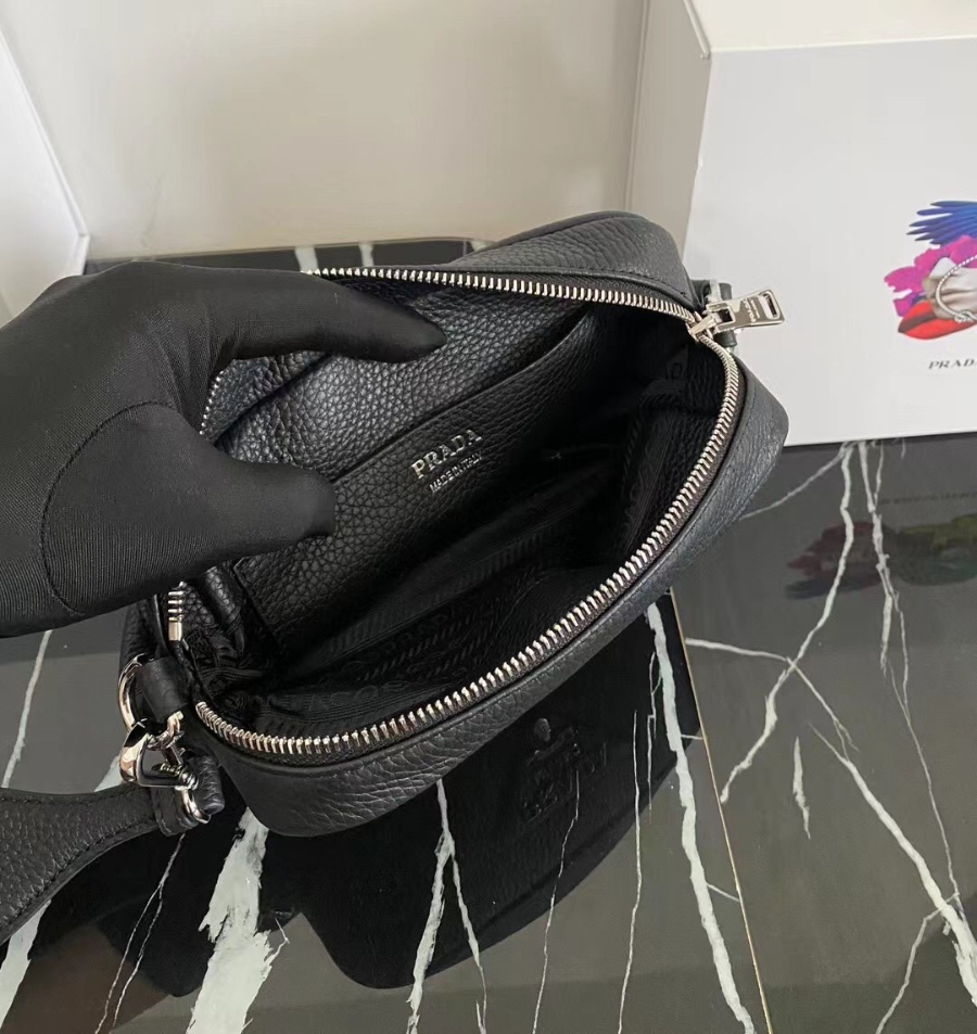 프라다 비텔로다이노카메라백9.jpg